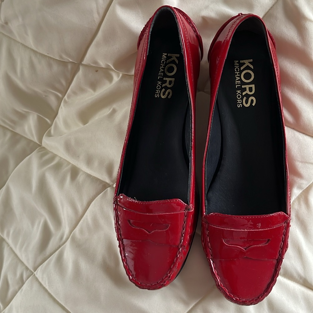 Michael Kors red patent leather women’s size 8 loafers - Picture 5 of 7